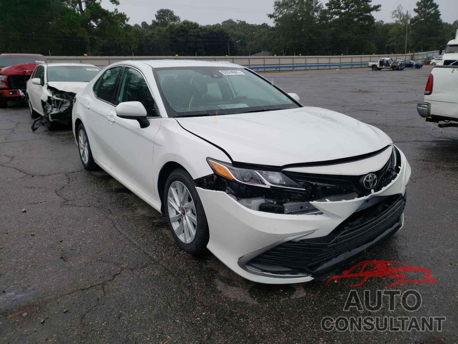 TOYOTA CAMRY 2021 - 4T1C11AK1MU572740