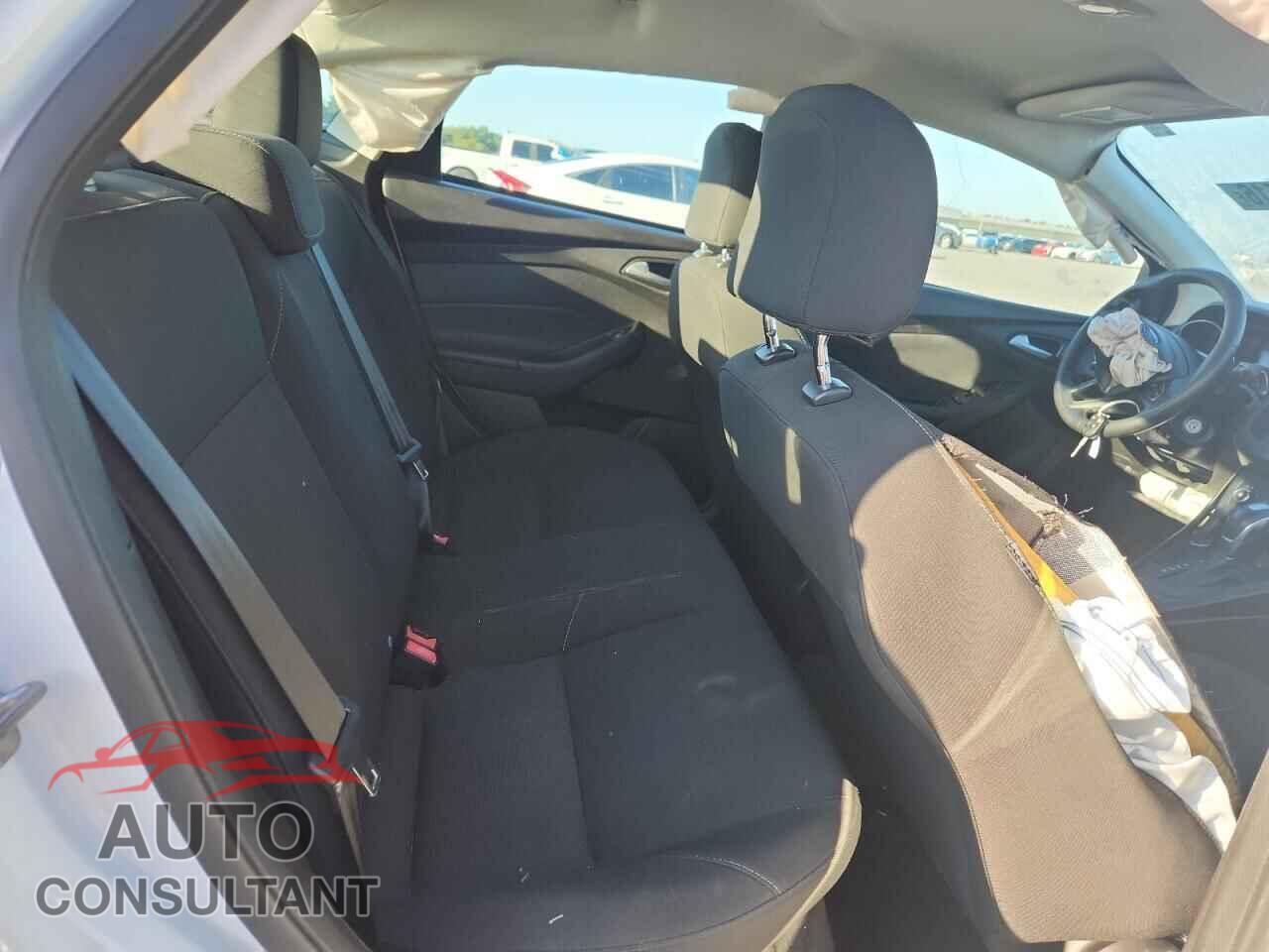 FORD FOCUS 2016 - 1FADP3F26GL306108