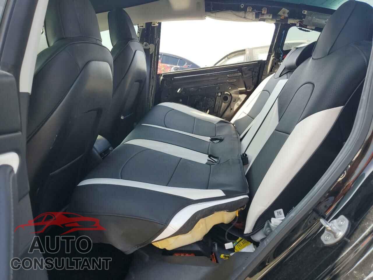 TESLA MODEL 3 2019 - 5YJ3E1EA4KF417678