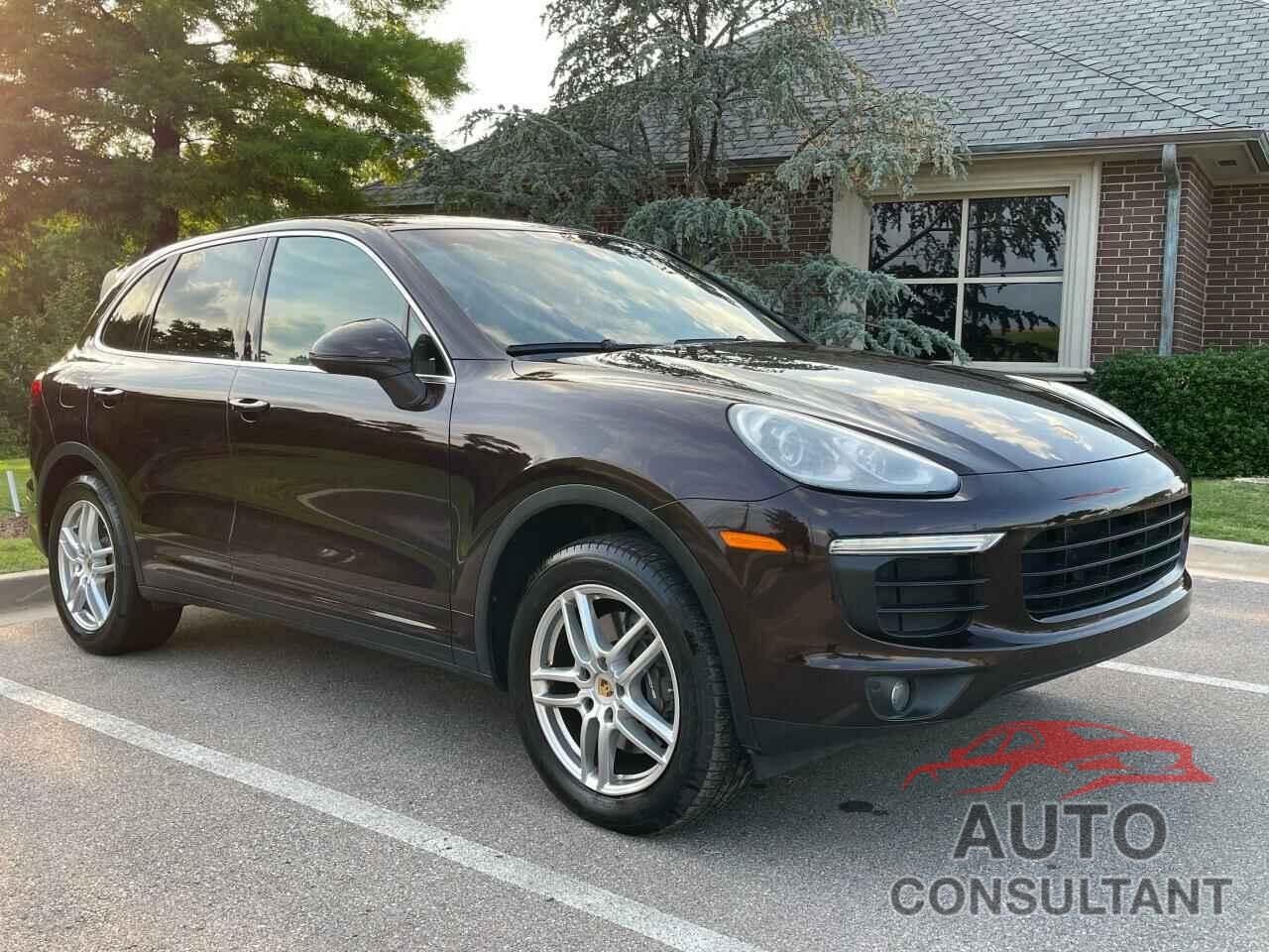 PORSCHE CAYENNE 2016 - WP1AA2A28GKA36464