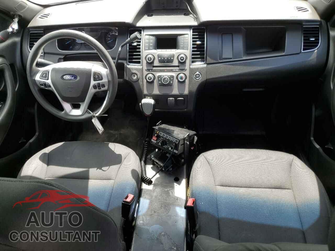 FORD TAURUS 2018 - 1FAHP2L89JG114864