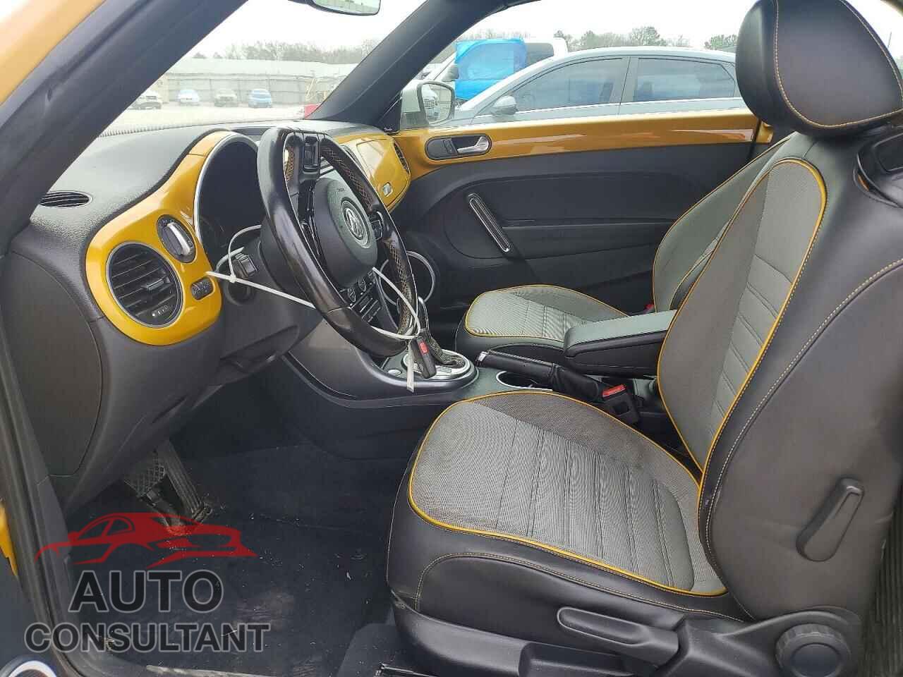 VOLKSWAGEN BEETLE 2017 - 3VWT17AT0HM807166