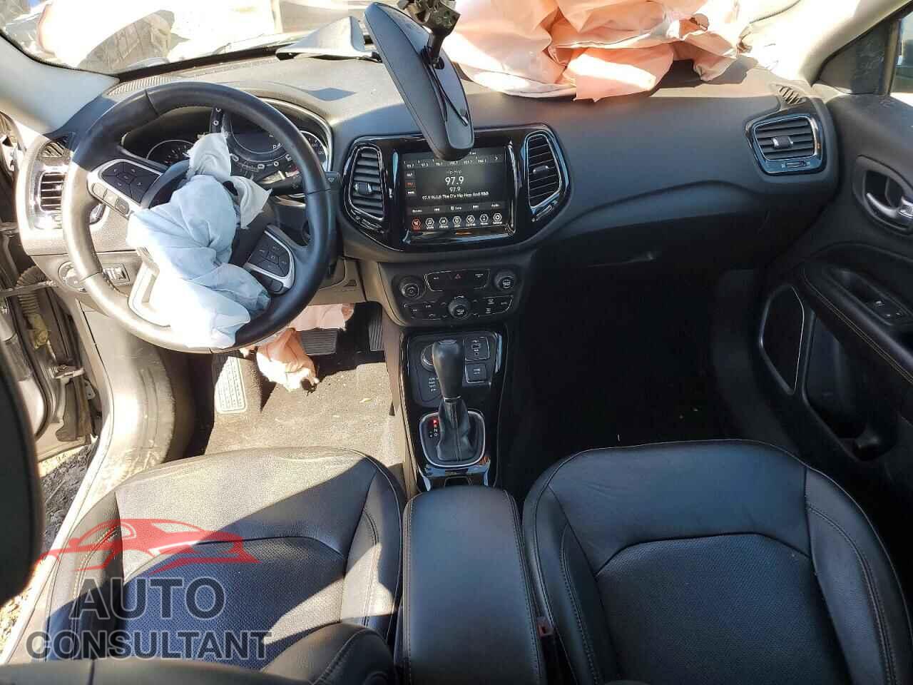 JEEP COMPASS 2019 - 3C4NJDCB7KT666110