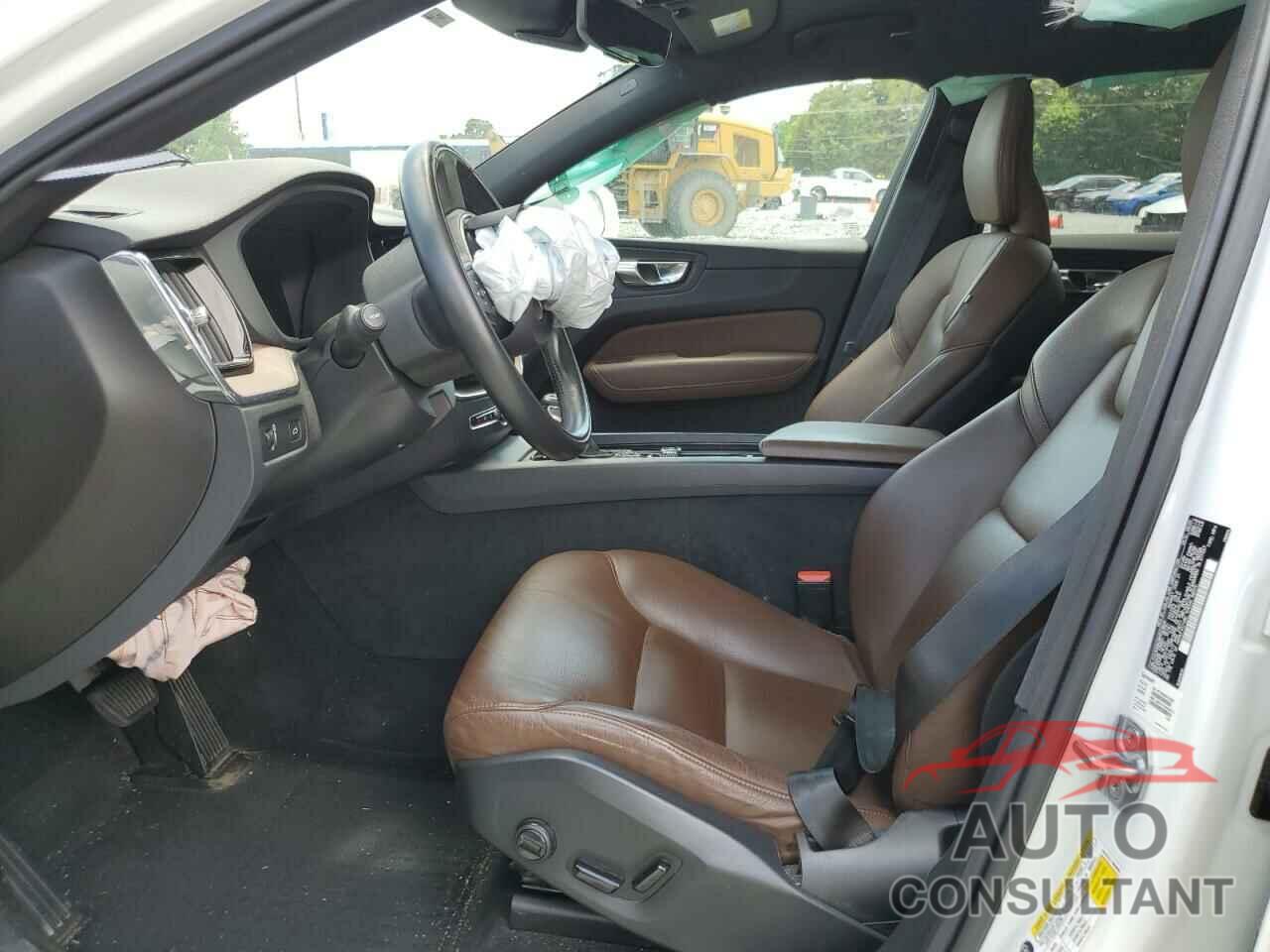 VOLVO XC60 2021 - YV4102RK0M1723848