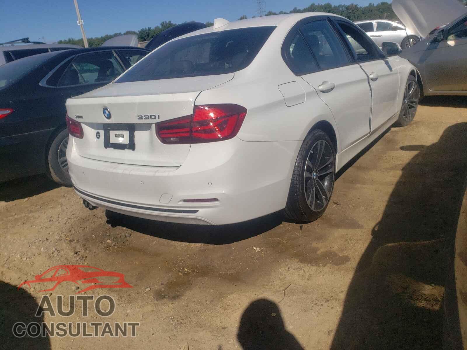 BMW 3 SERIES 2018 - WBA8D9C54JEM32823