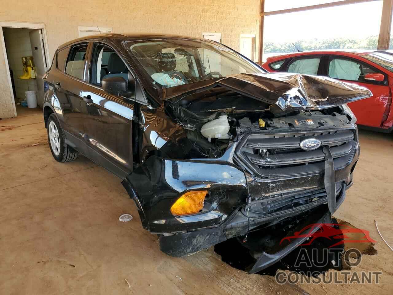 FORD ESCAPE 2018 - 1FMCU0F71JUB04248