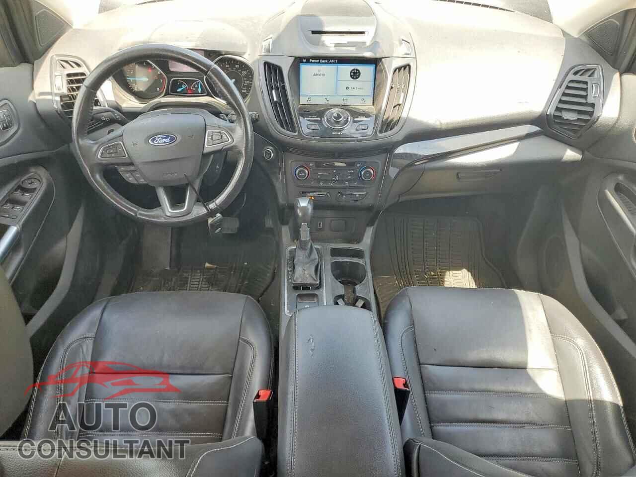 FORD ESCAPE 2017 - 1FMCU9JD3HUC76776