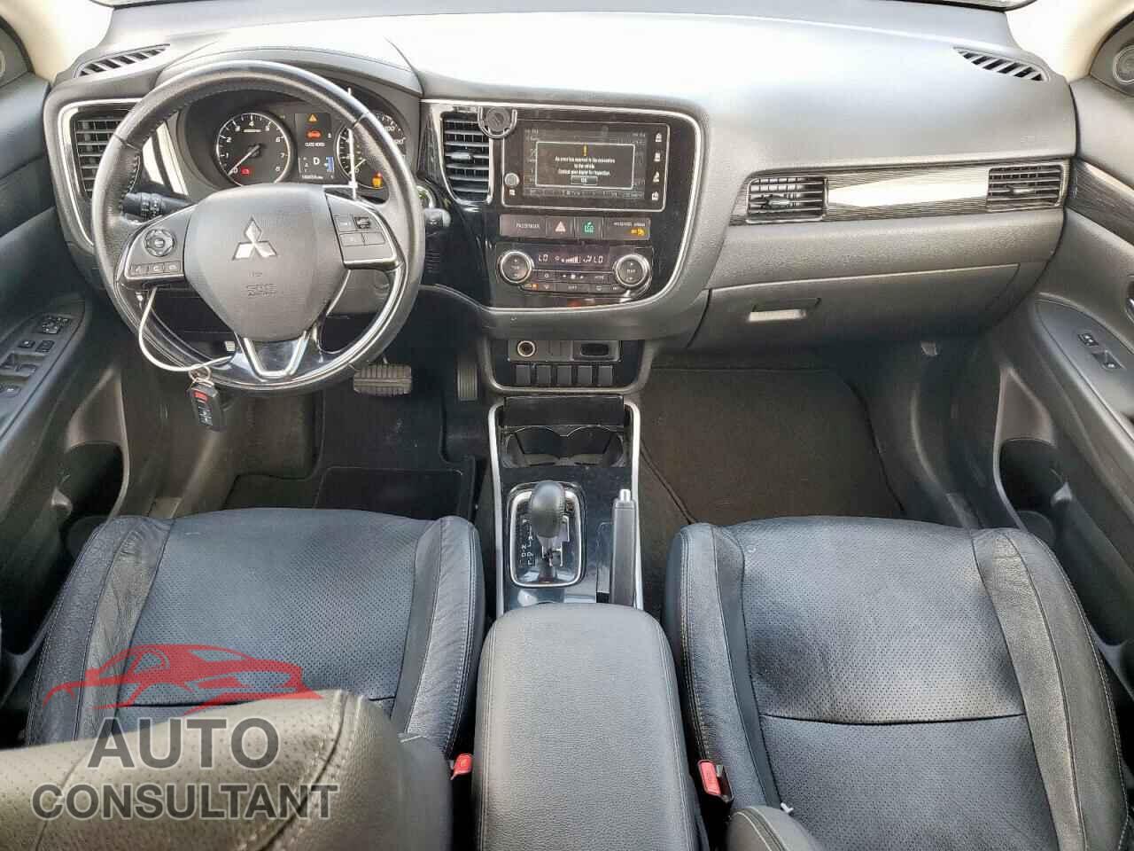 MITSUBISHI OUTLANDER 2017 - JA4AD3A36HZ005448