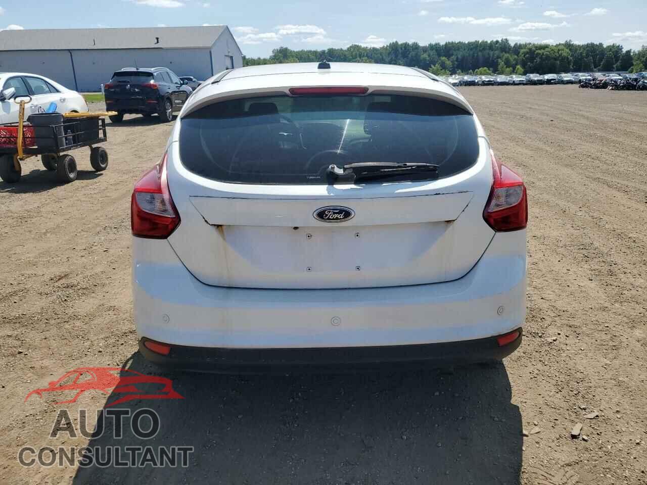 FORD FOCUS 2012 - 1FAHP3N21CL198946