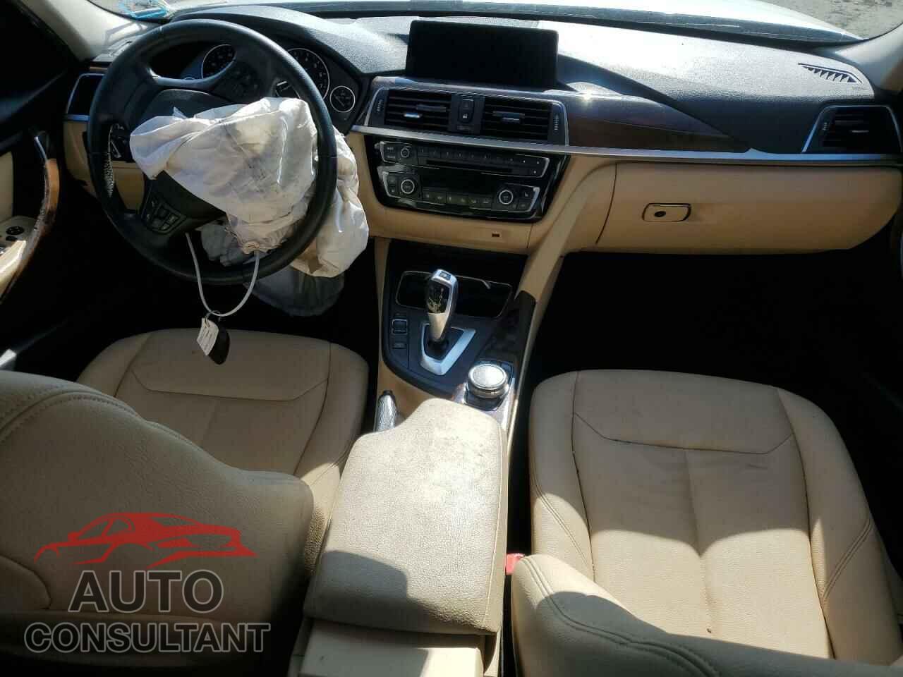 BMW 3 SERIES 2017 - WBA8A3C54HK691443