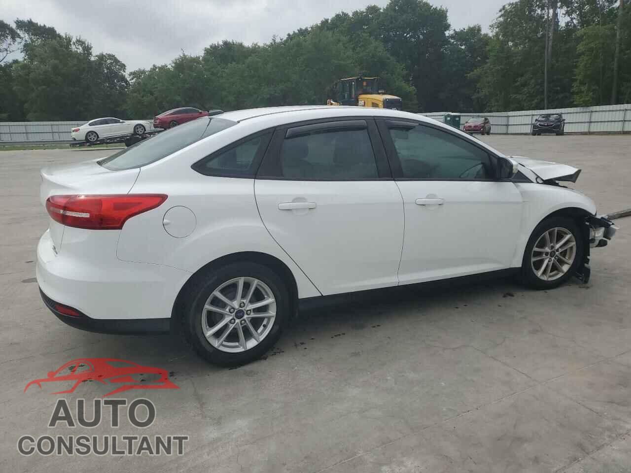 FORD FOCUS 2015 - 1FADP3F21FL246821