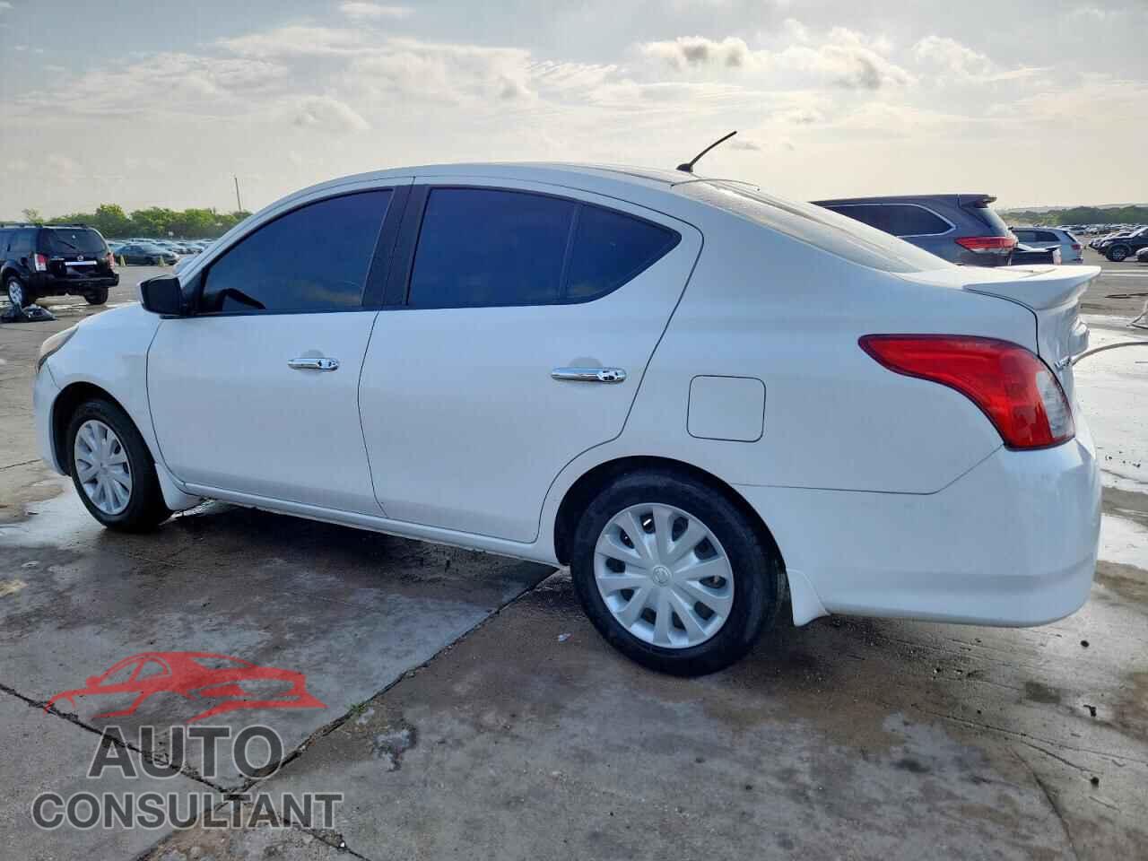 NISSAN VERSA 2017 - 3N1CN7AP0HL819465