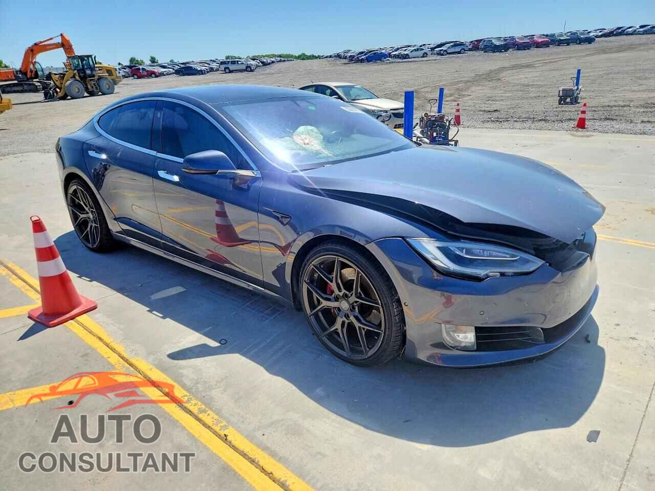 TESLA MODEL S 2017 - 5YJSA1E17HF184590