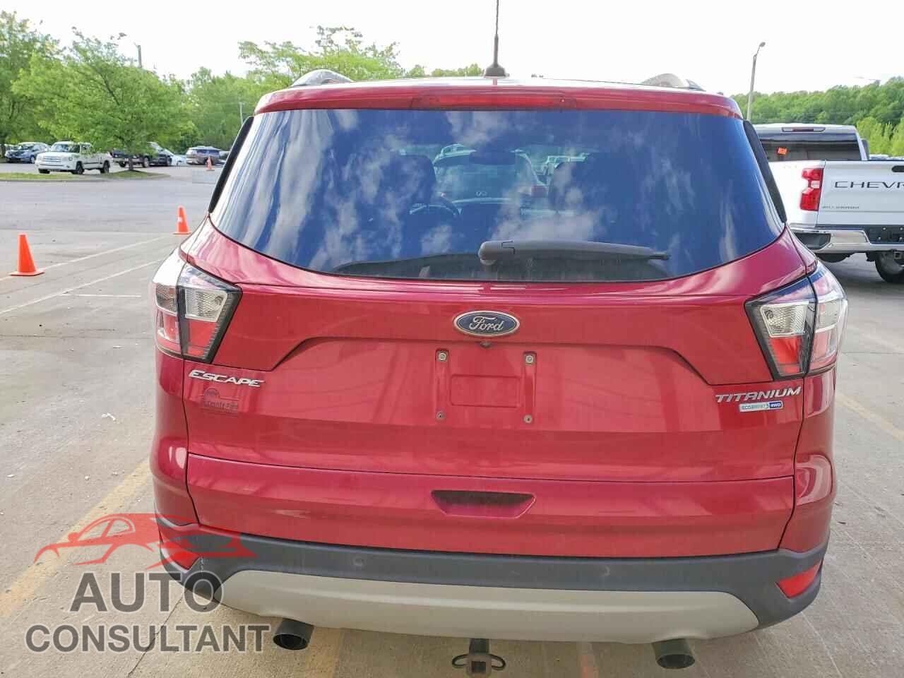 FORD ESCAPE 2017 - 1FMCU9J93HUD37636