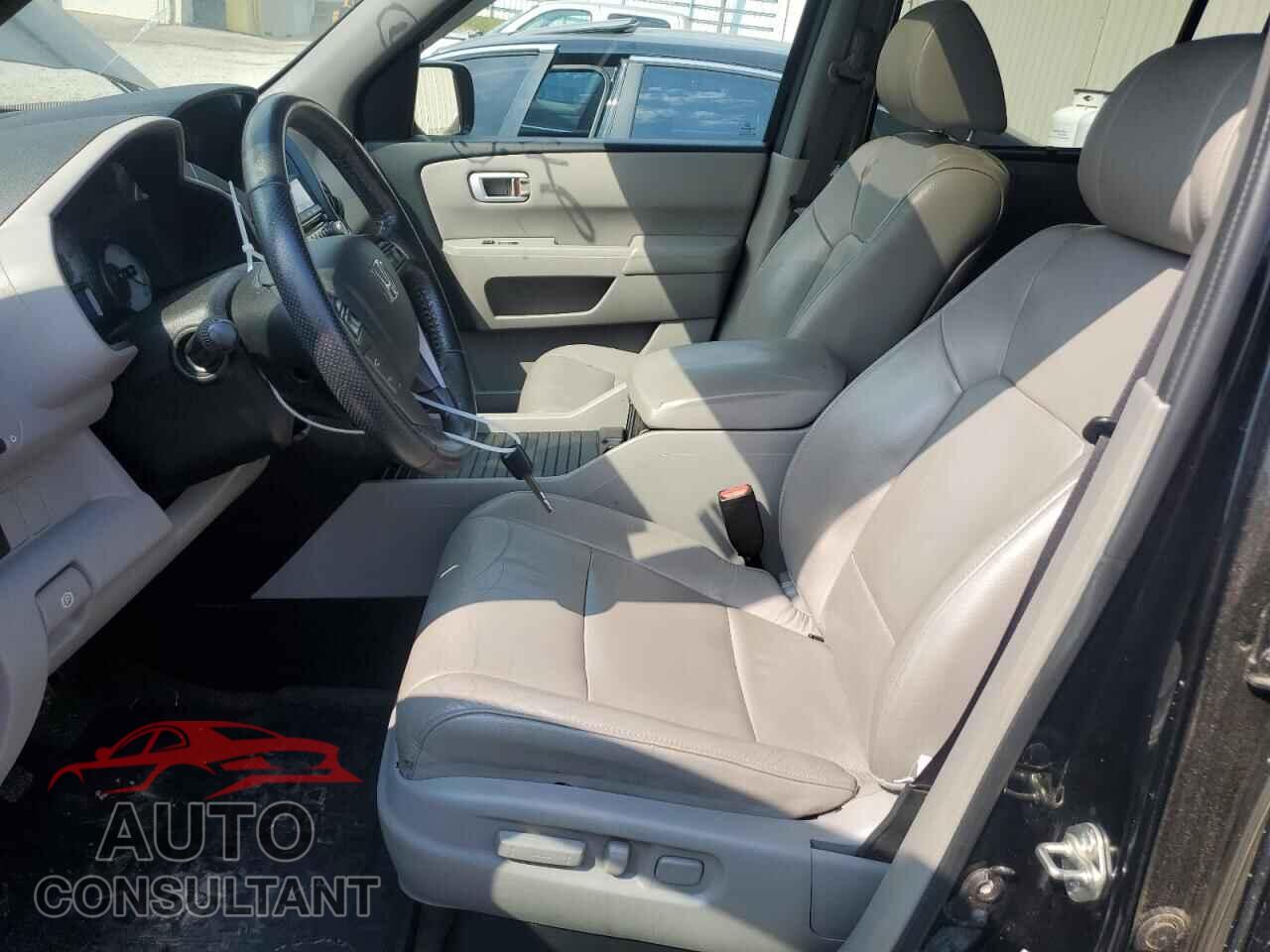 HONDA PILOT 2015 - 5FNYF4H96FB018122