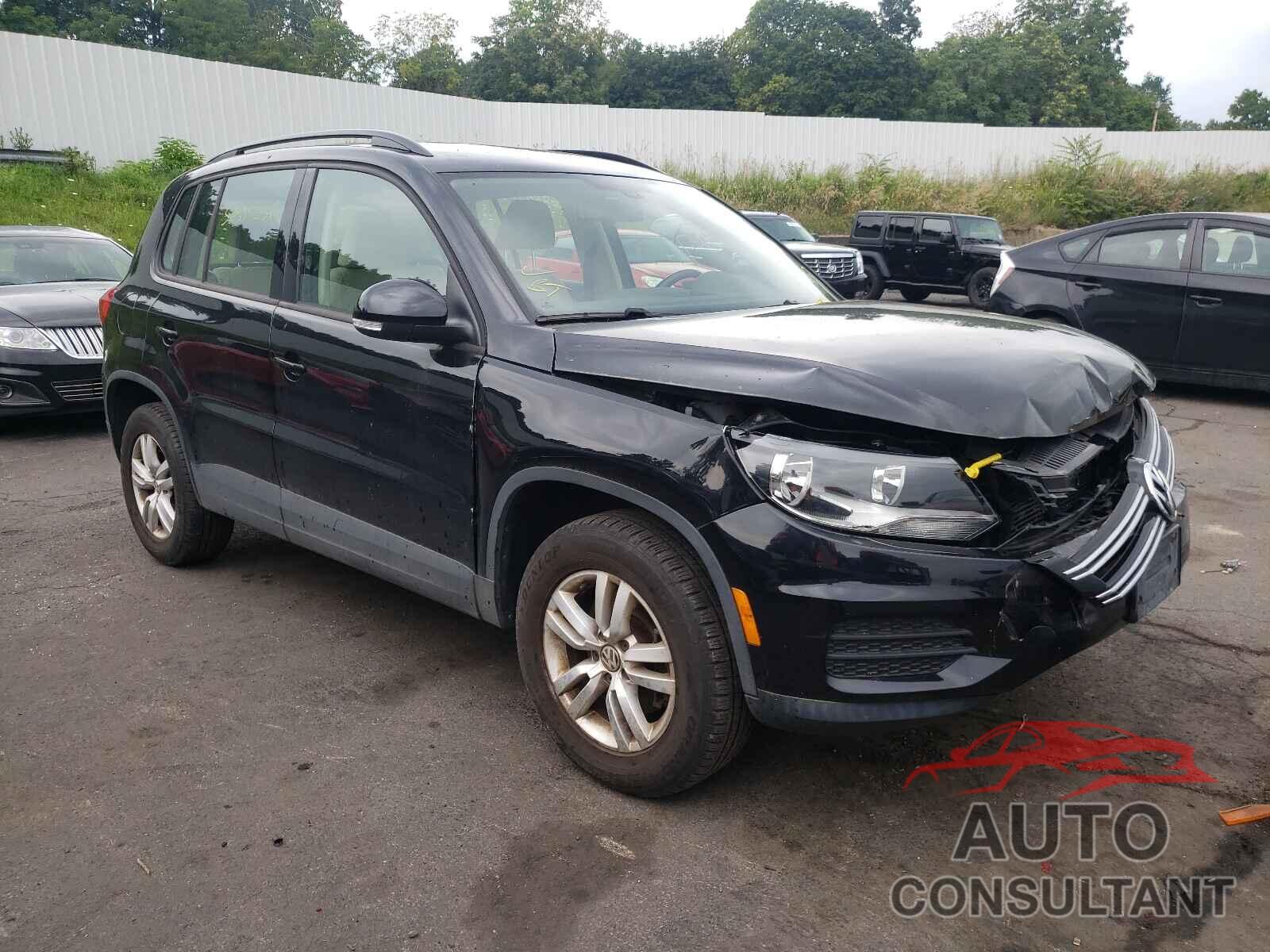 VOLKSWAGEN TIGUAN 2017 - WVGBV7AX5HK033070