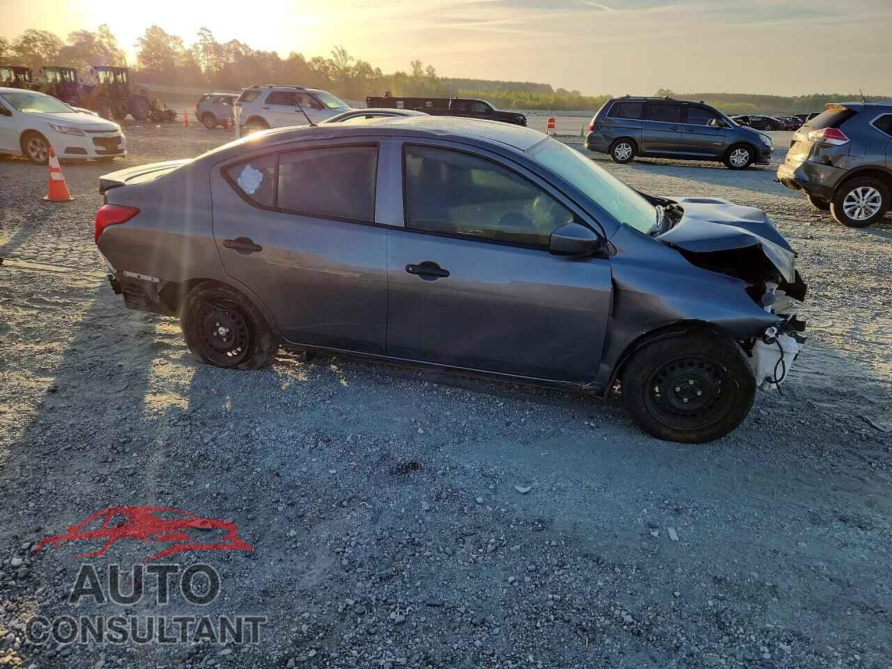 NISSAN VERSA 2017 - 3N1CN7AP3HL880969