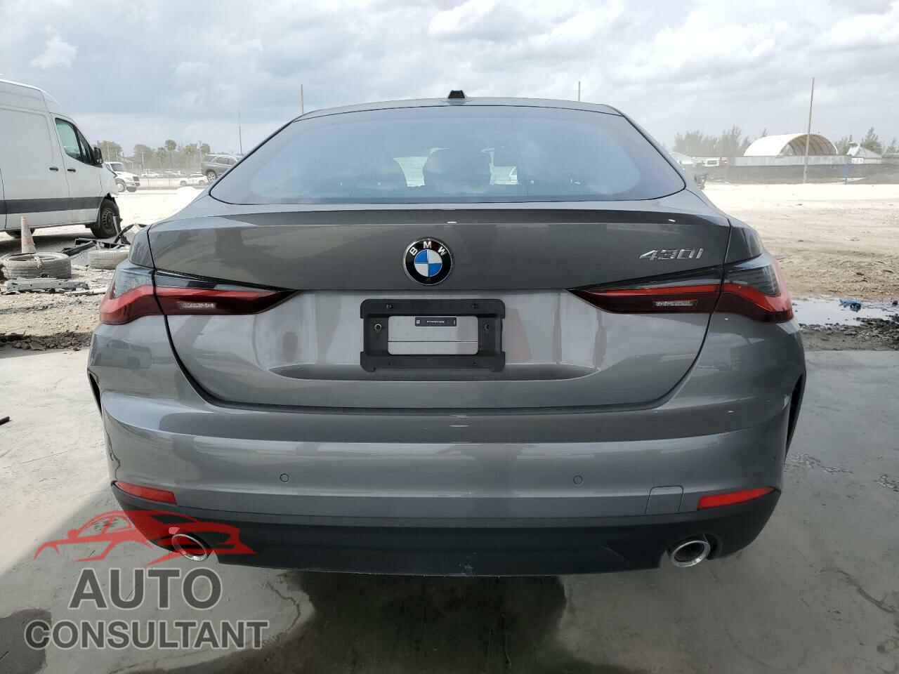 BMW 4 SERIES 2024 - WBA63AV01RFS08167