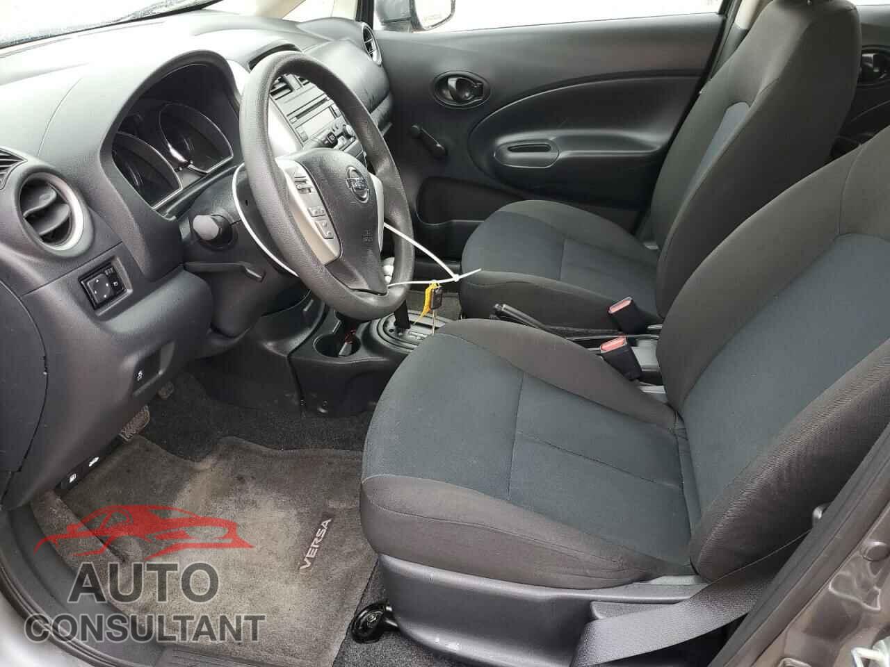 NISSAN VERSA 2017 - 3N1CE2CP4HL372929