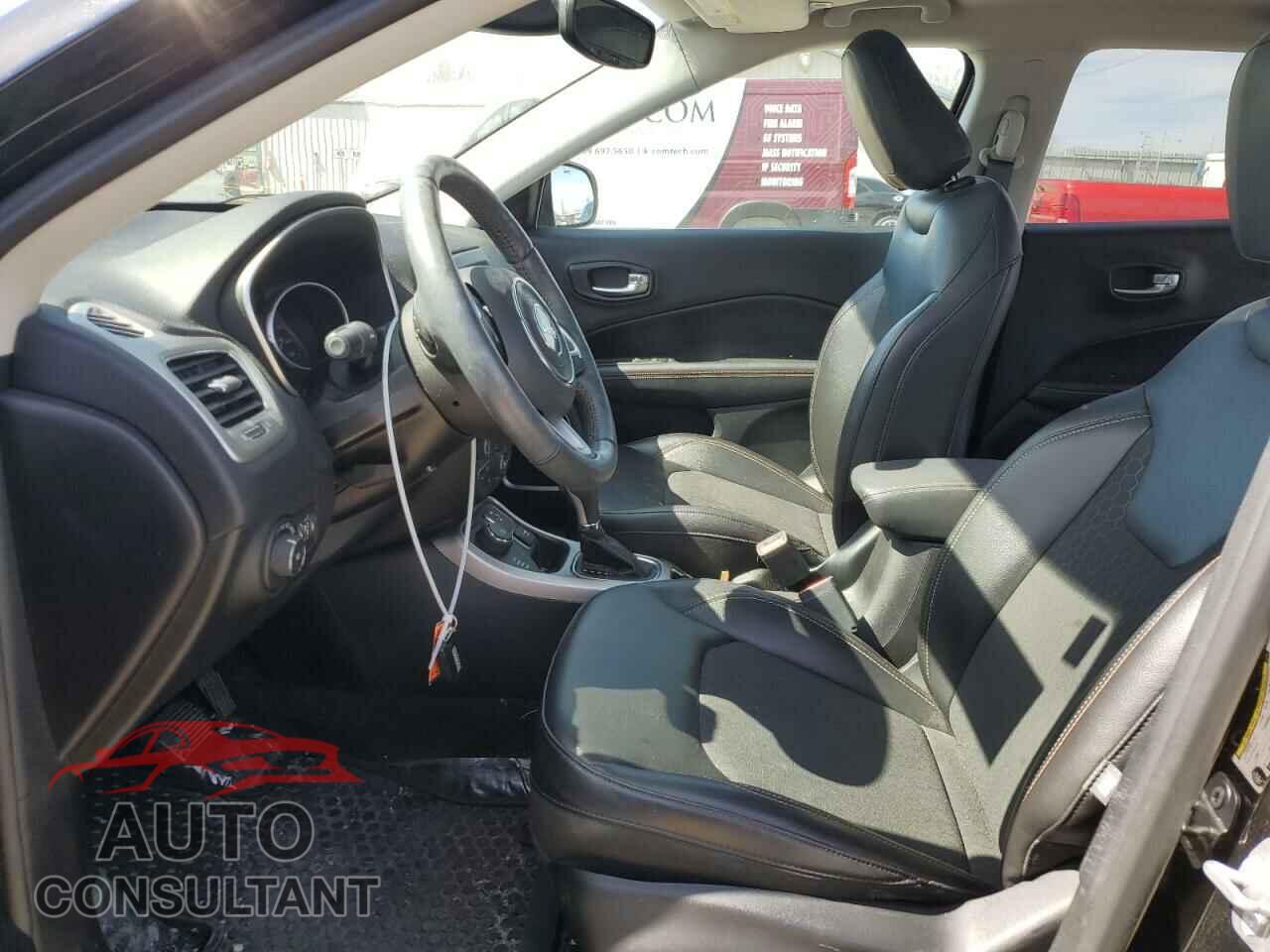 JEEP COMPASS 2018 - 3C4NJDBB2JT314259
