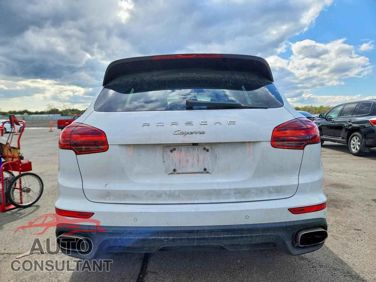 PORSCHE CAYENNE 2017 - WP1AA2A22HKA84804