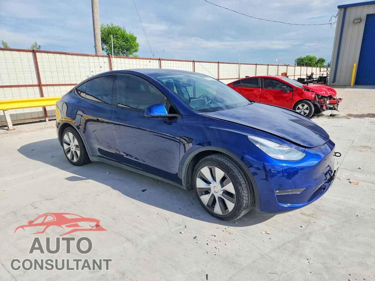 TESLA MODEL Y 2021 - 5YJYGAEE3MF196158