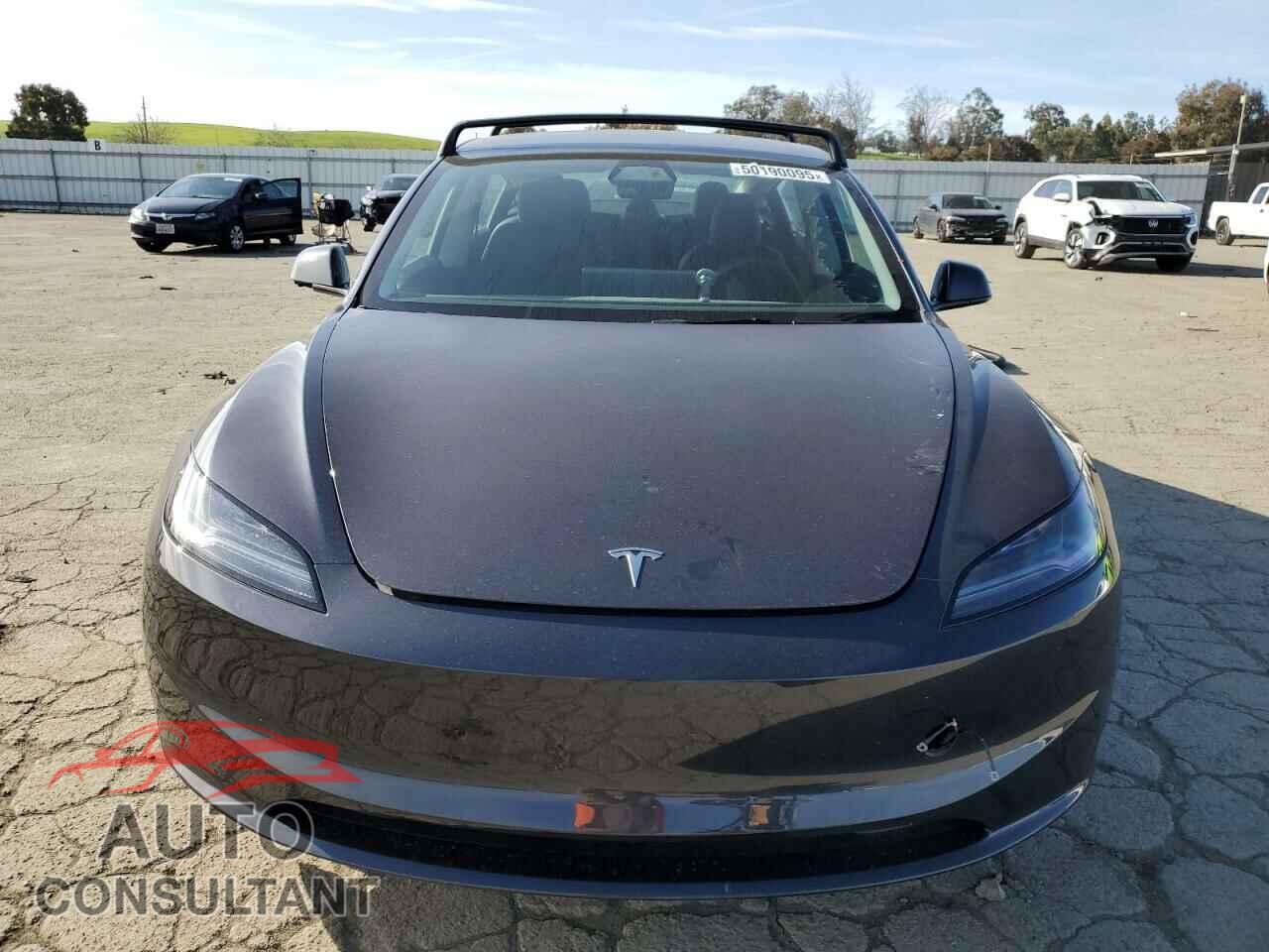 TESLA MODEL 3 2024 - 5YJ3E1EB5RF809104