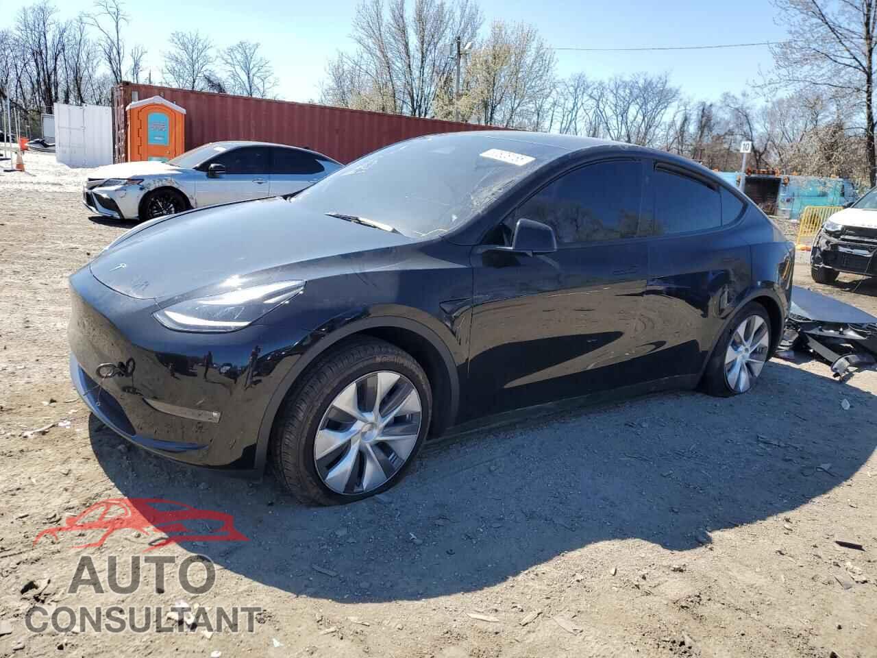TESLA MODEL Y 2024 - 7SAYGAEE8RF991619