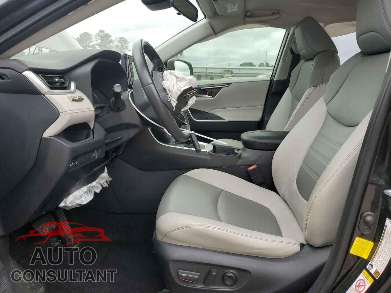 TOYOTA RAV4 2019 - JTMC1RFV5KD511863