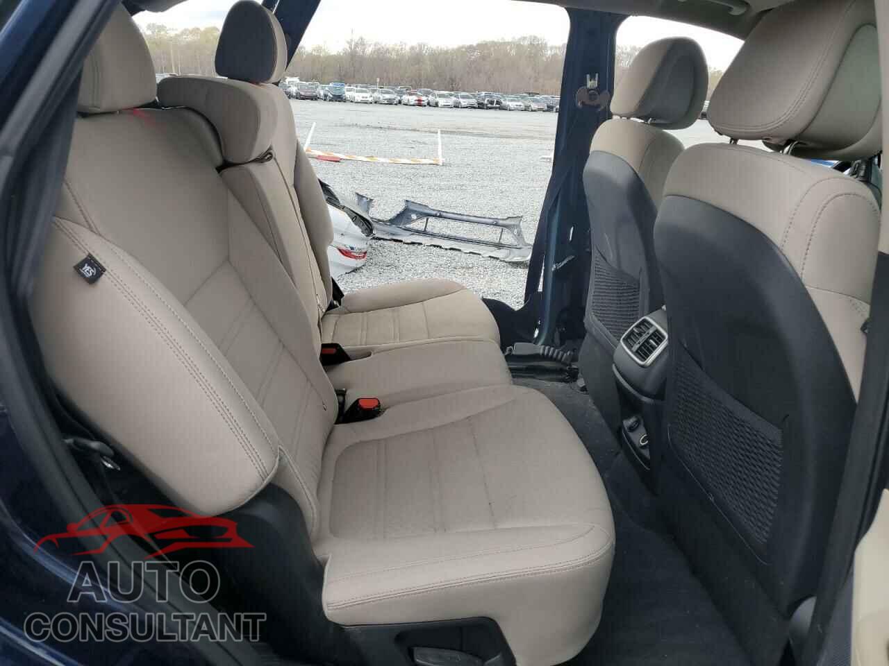 KIA SORENTO 2017 - 5XYPG4A59HG208833