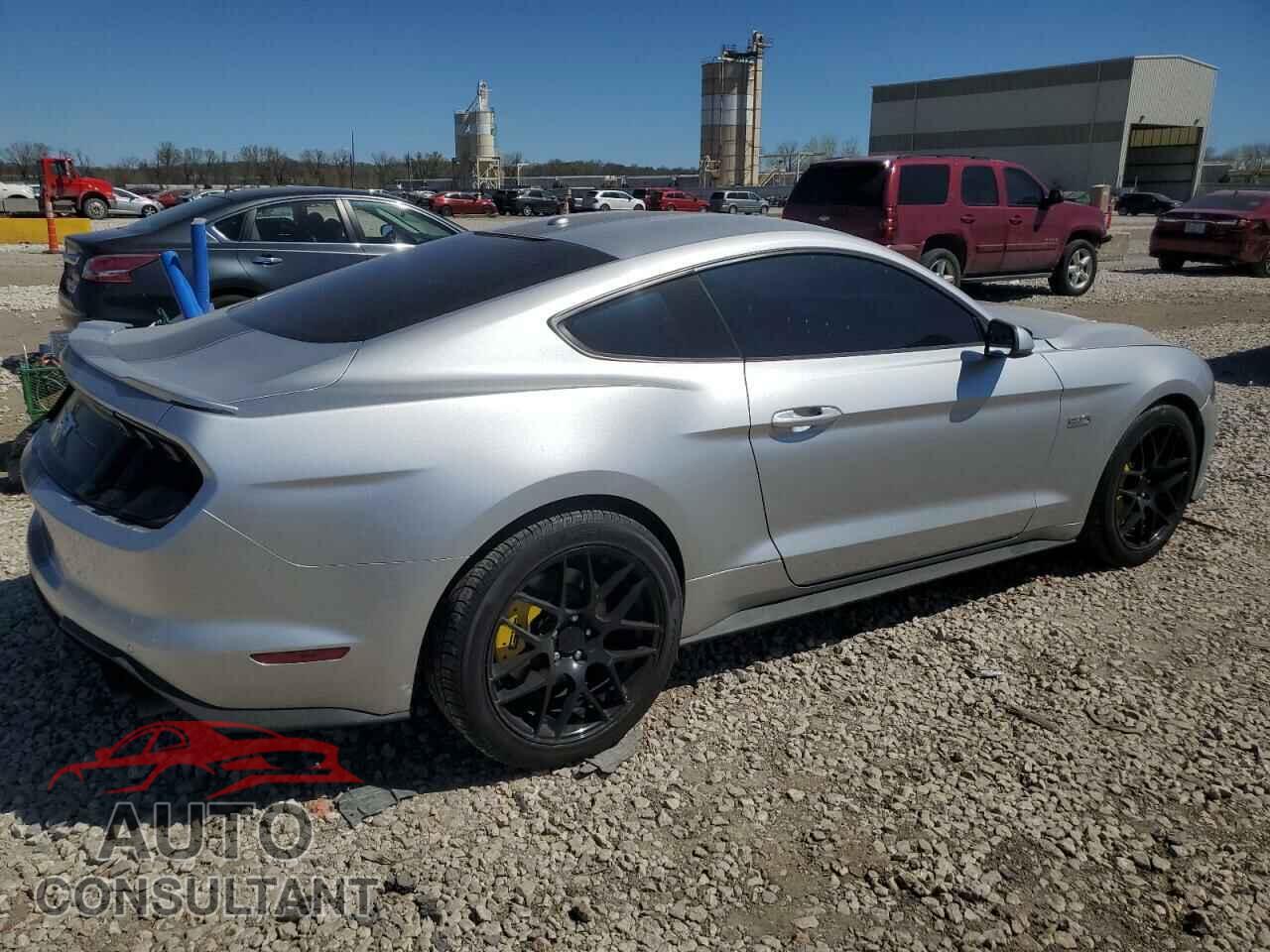 FORD MUSTANG 2018 - 1FA6P8CF3J5115738
