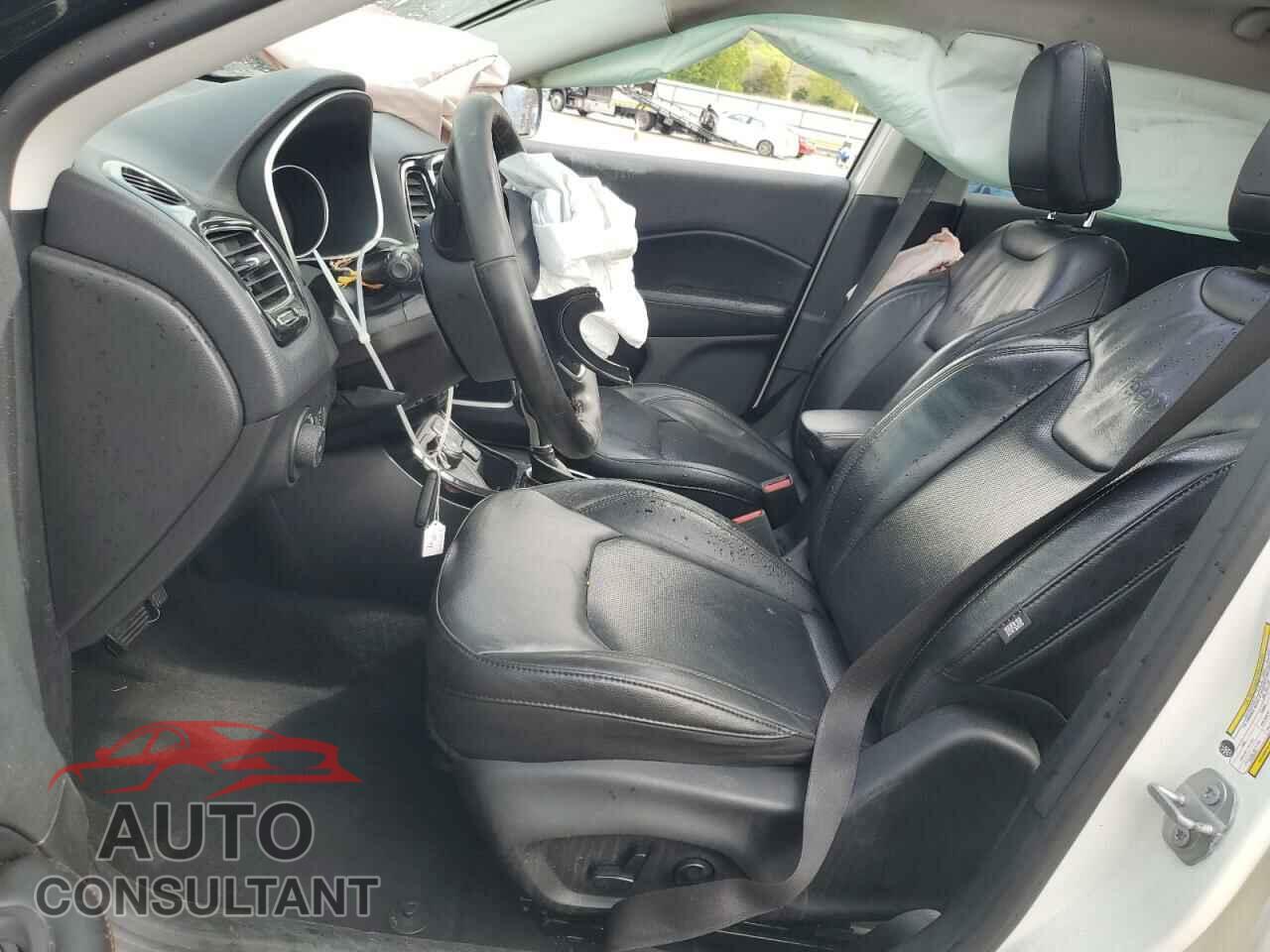 JEEP COMPASS 2018 - 3C4NJDCB9JT499652