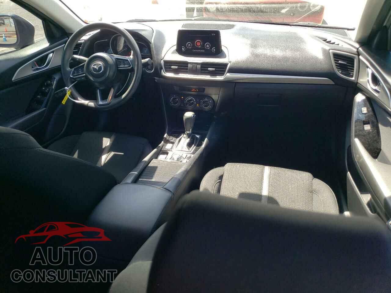 MAZDA 3 2018 - 3MZBN1U77JM198868