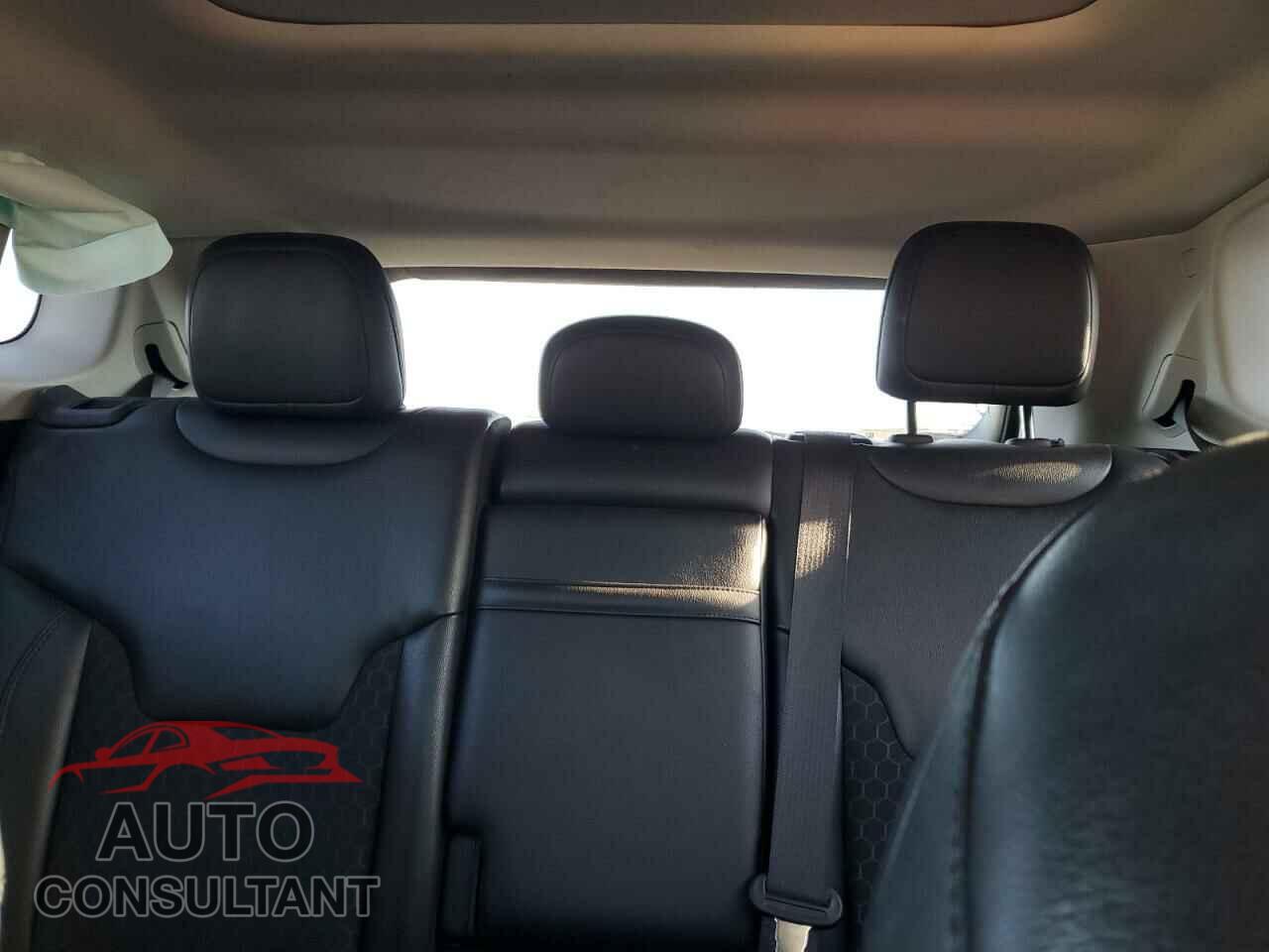JEEP COMPASS 2019 - 3C4NJDBB0KT622810