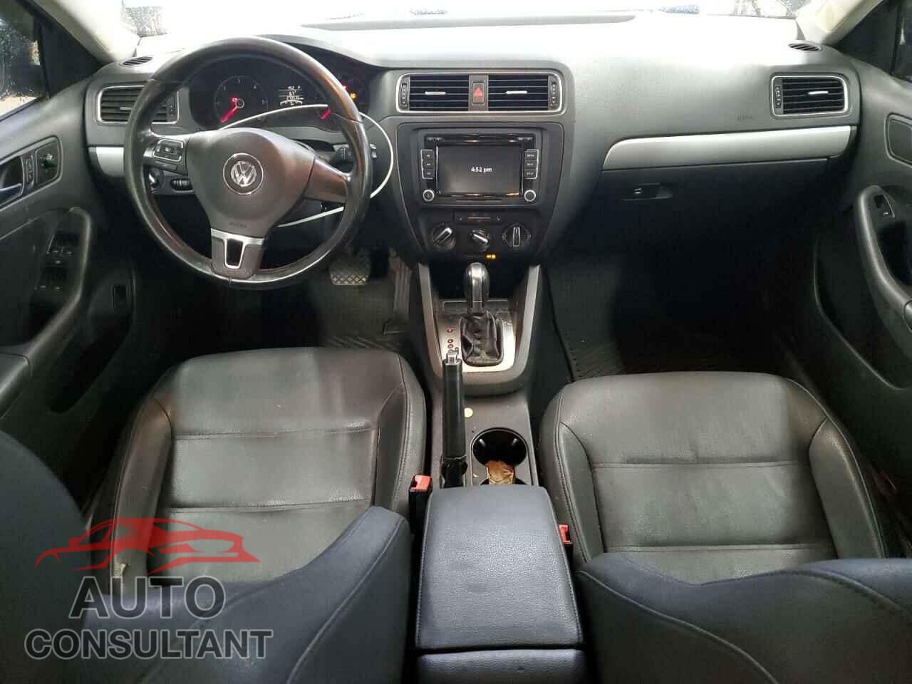 VOLKSWAGEN JETTA 2011 - 3VWLL7AJ3BM110297