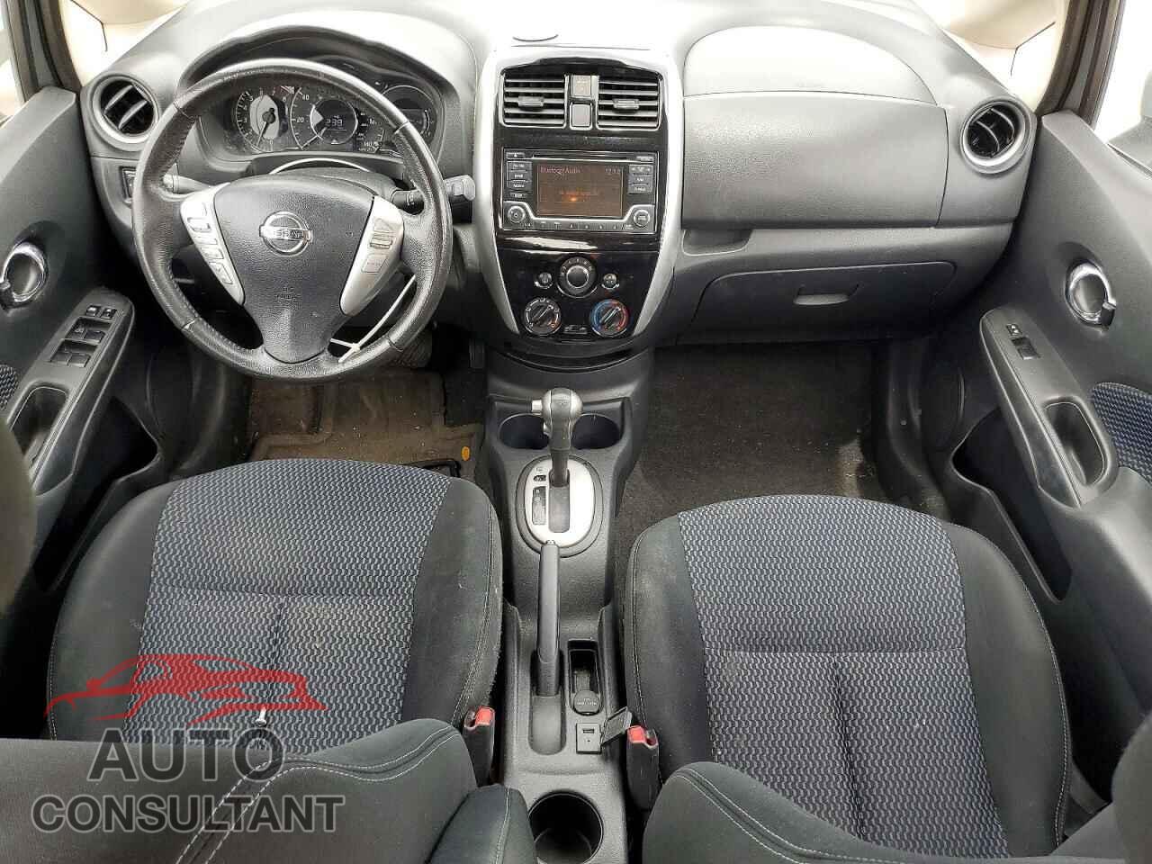 NISSAN VERSA 2015 - 3N1CE2CP0FL402831