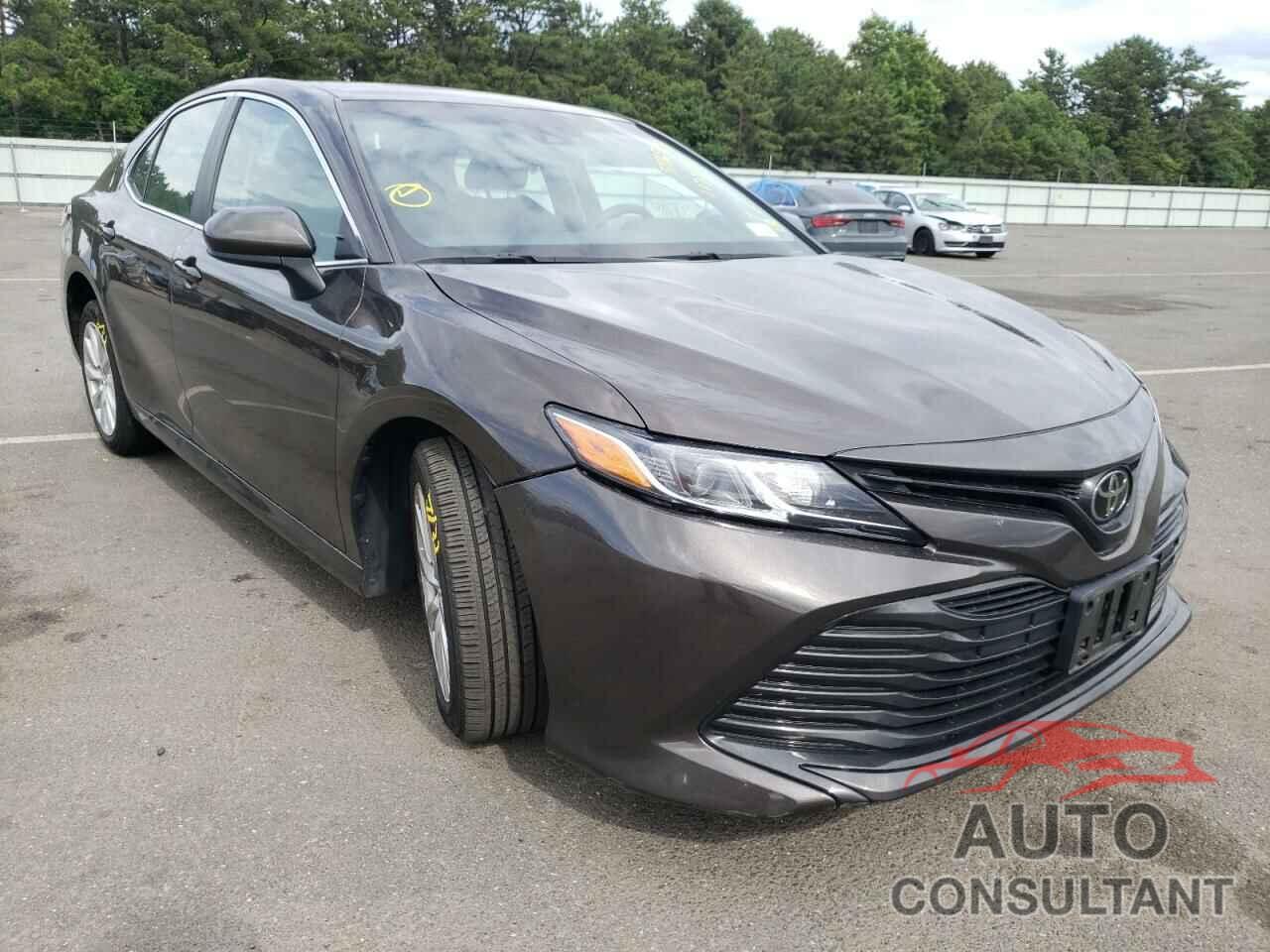 TOYOTA CAMRY 2018 - 4T1B11HK0JU112322