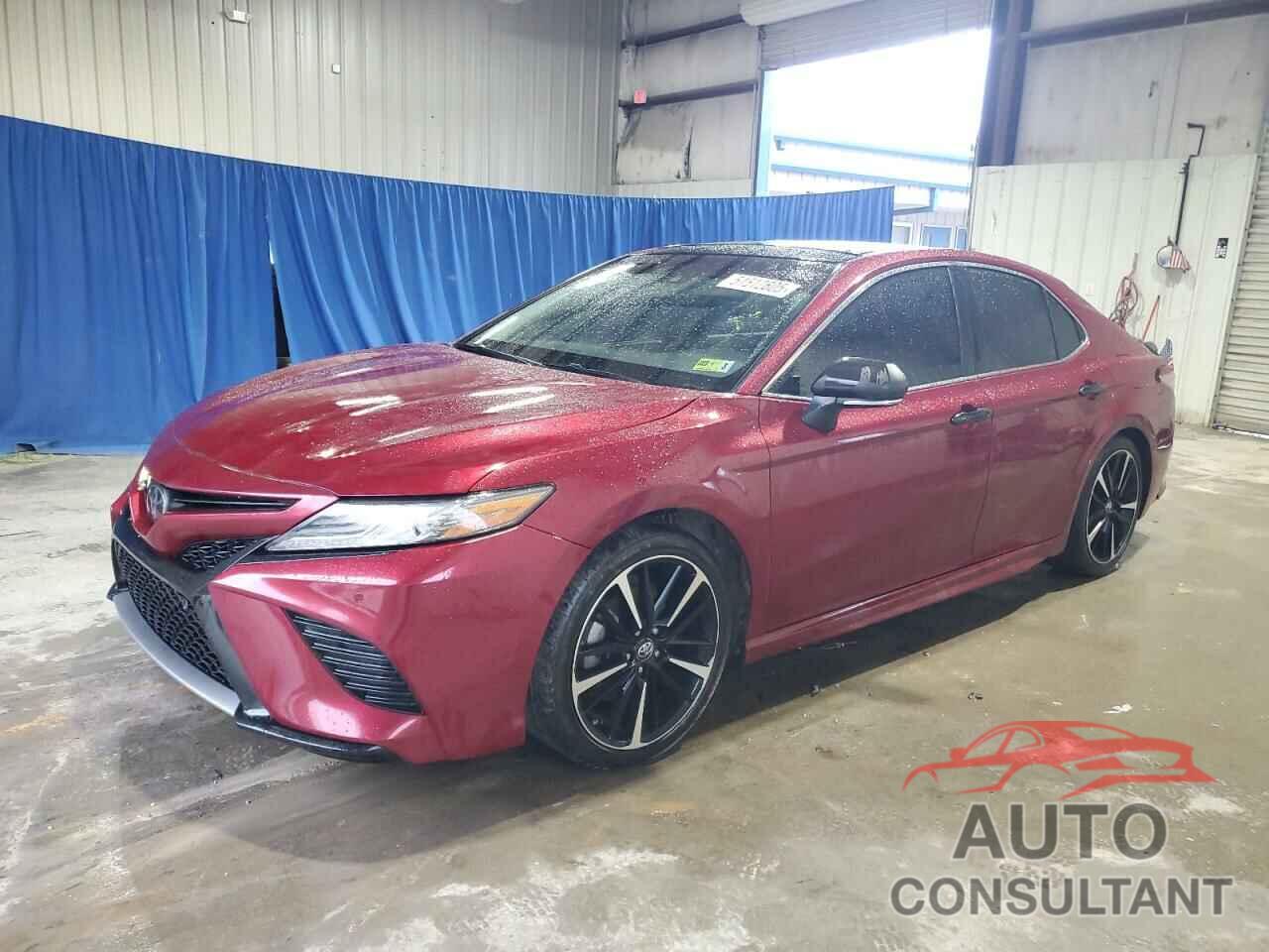 TOYOTA CAMRY 2018 - 4T1B61HK0JU566247