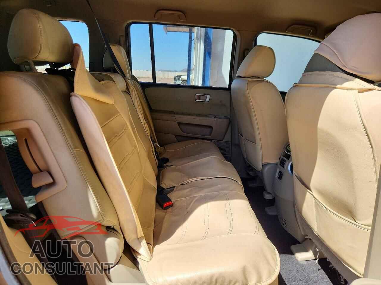 HONDA PILOT 2011 - 5FNYF3H44BB018208