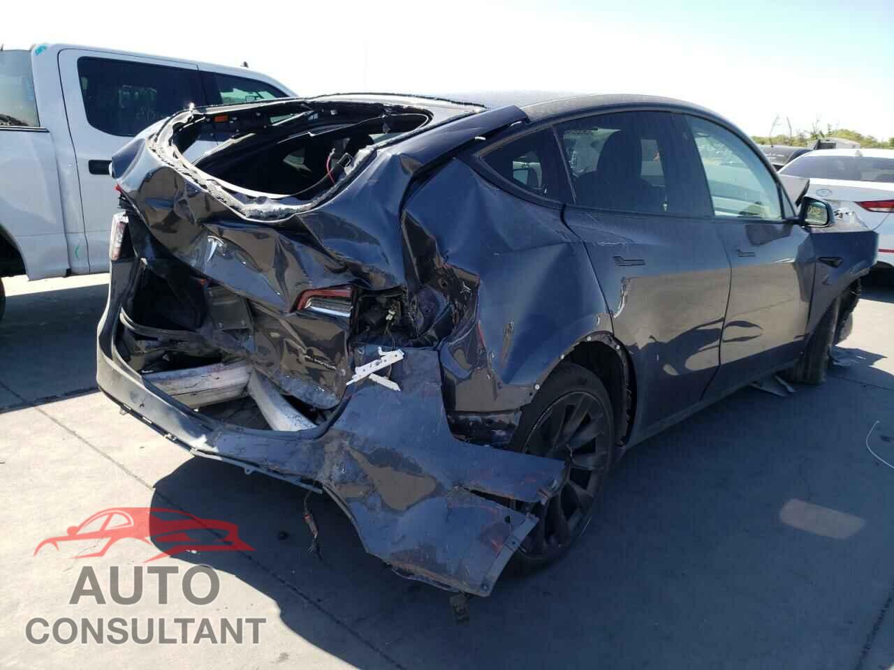 TESLA MODEL Y 2020 - 5YJYGDEE2LF008438