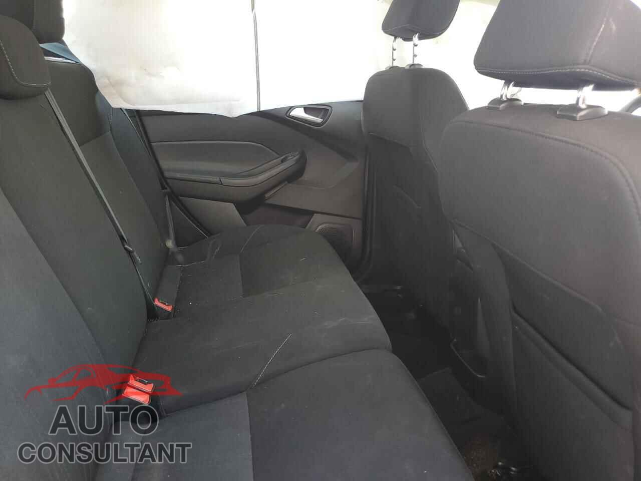 FORD FOCUS 2017 - 1FADP3K21HL343171