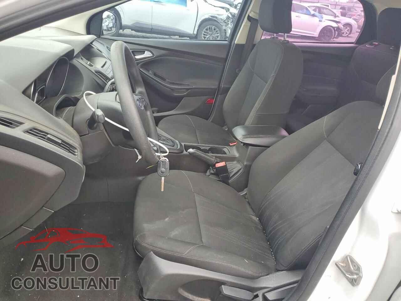 FORD FOCUS 2017 - 1FADP3K24HL232548