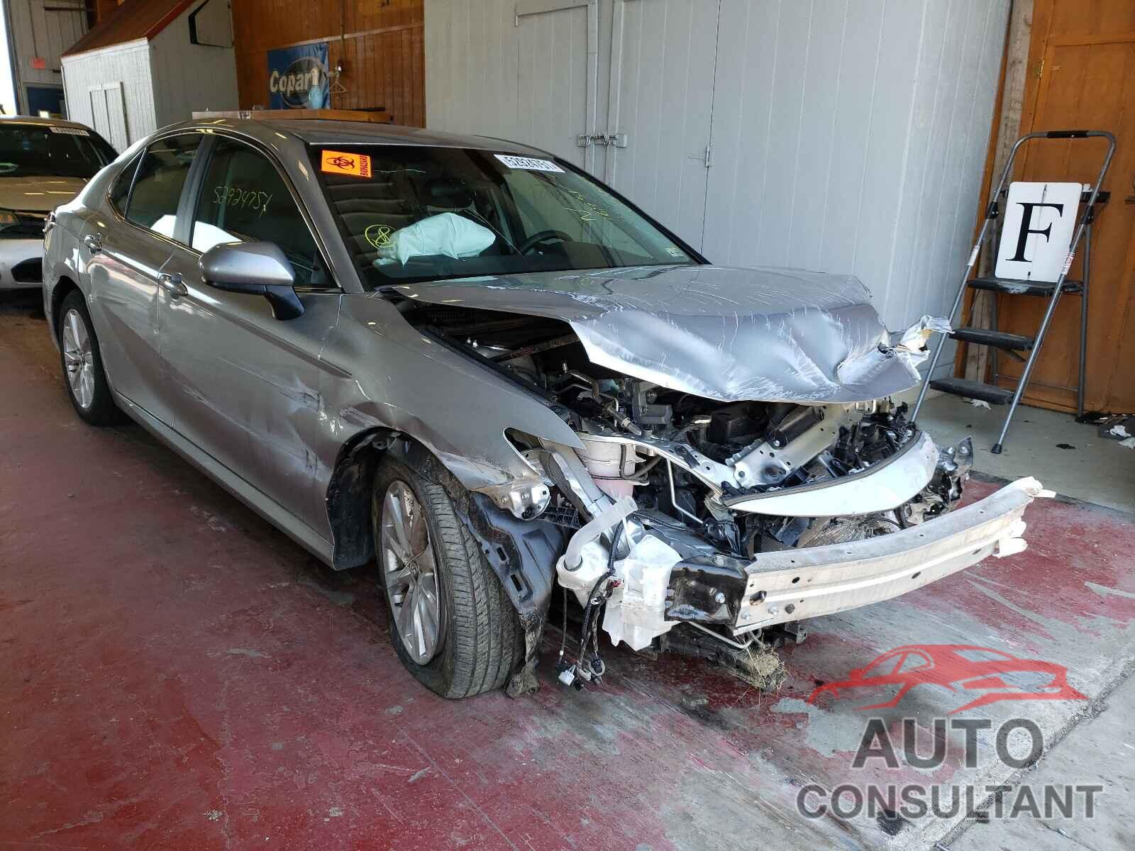 TOYOTA CAMRY 2018 - 4T1B11HK7JU034945