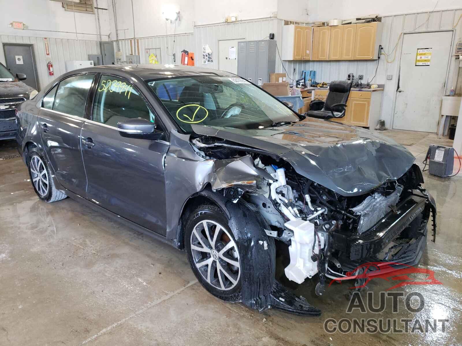 VOLKSWAGEN JETTA 2017 - 3VWDB7AJ9HM221260