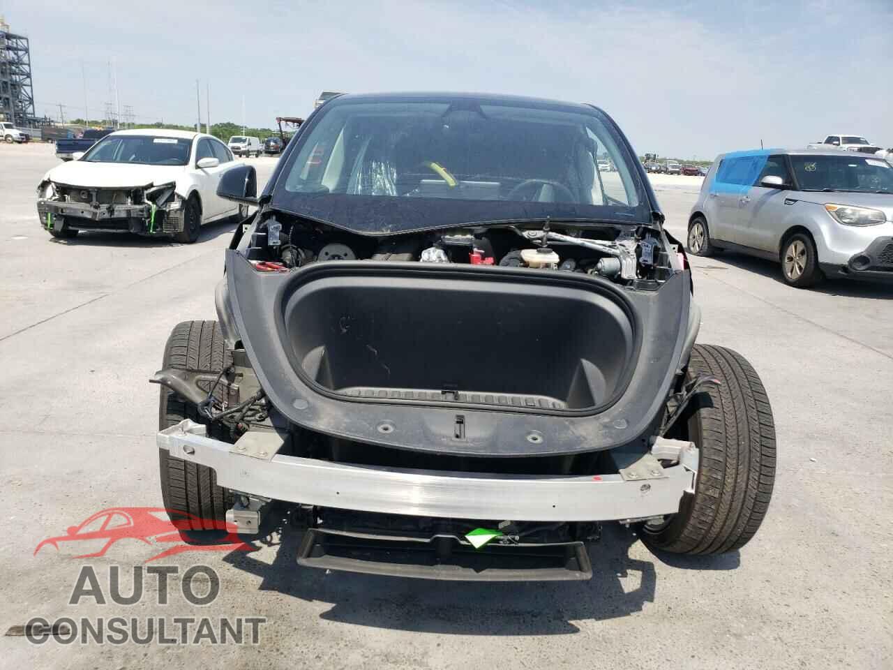 TESLA MODEL Y 2023 - 7SAYGDEF9PF947667