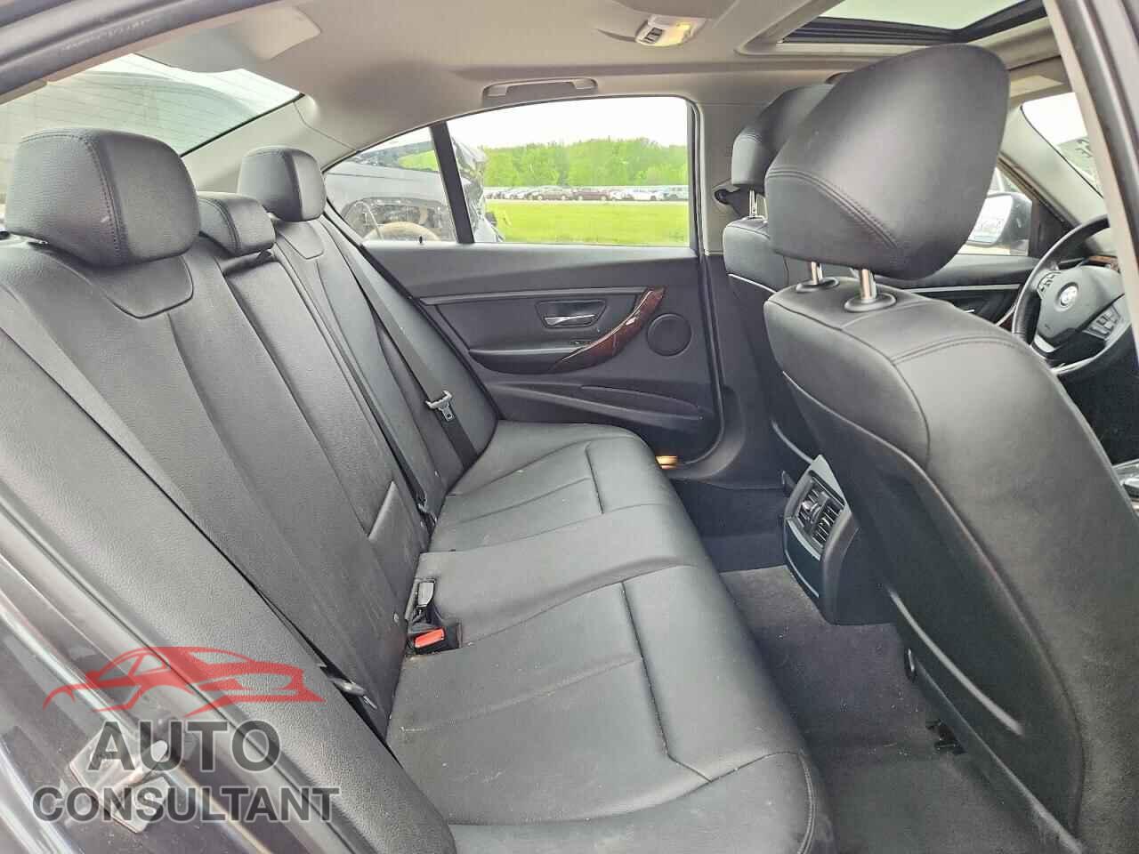 BMW 3 SERIES 2014 - WBA3C3C53EF987319