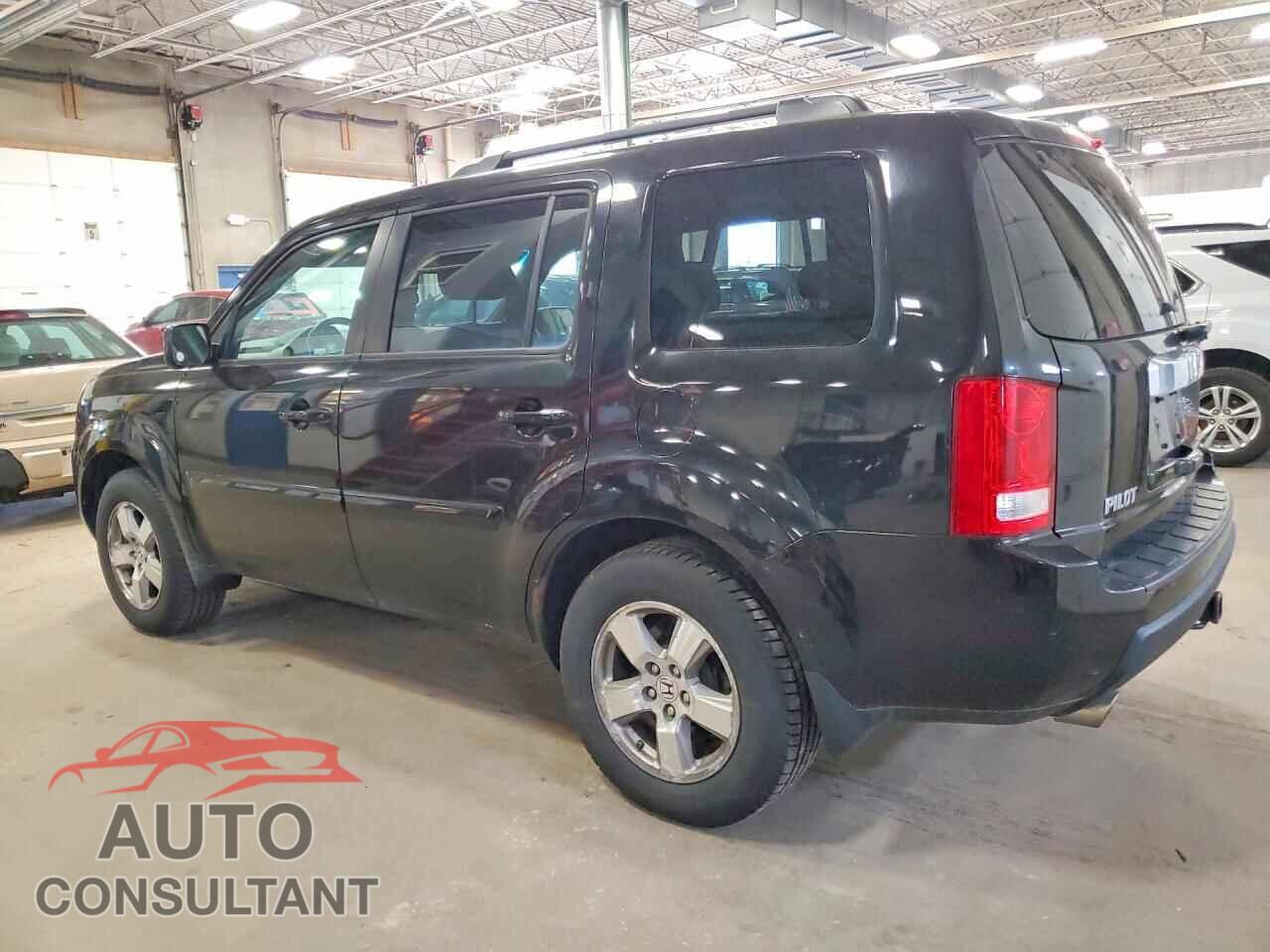 HONDA PILOT 2011 - 5FNYF4H50BB012193