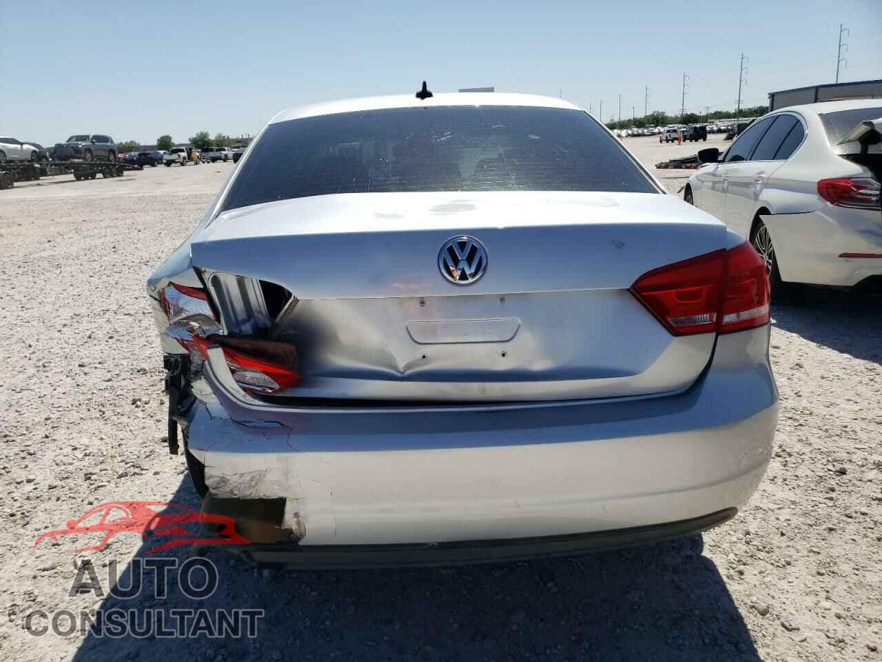 VOLKSWAGEN PASSAT 2012 - 1VWCH7A31CC023522