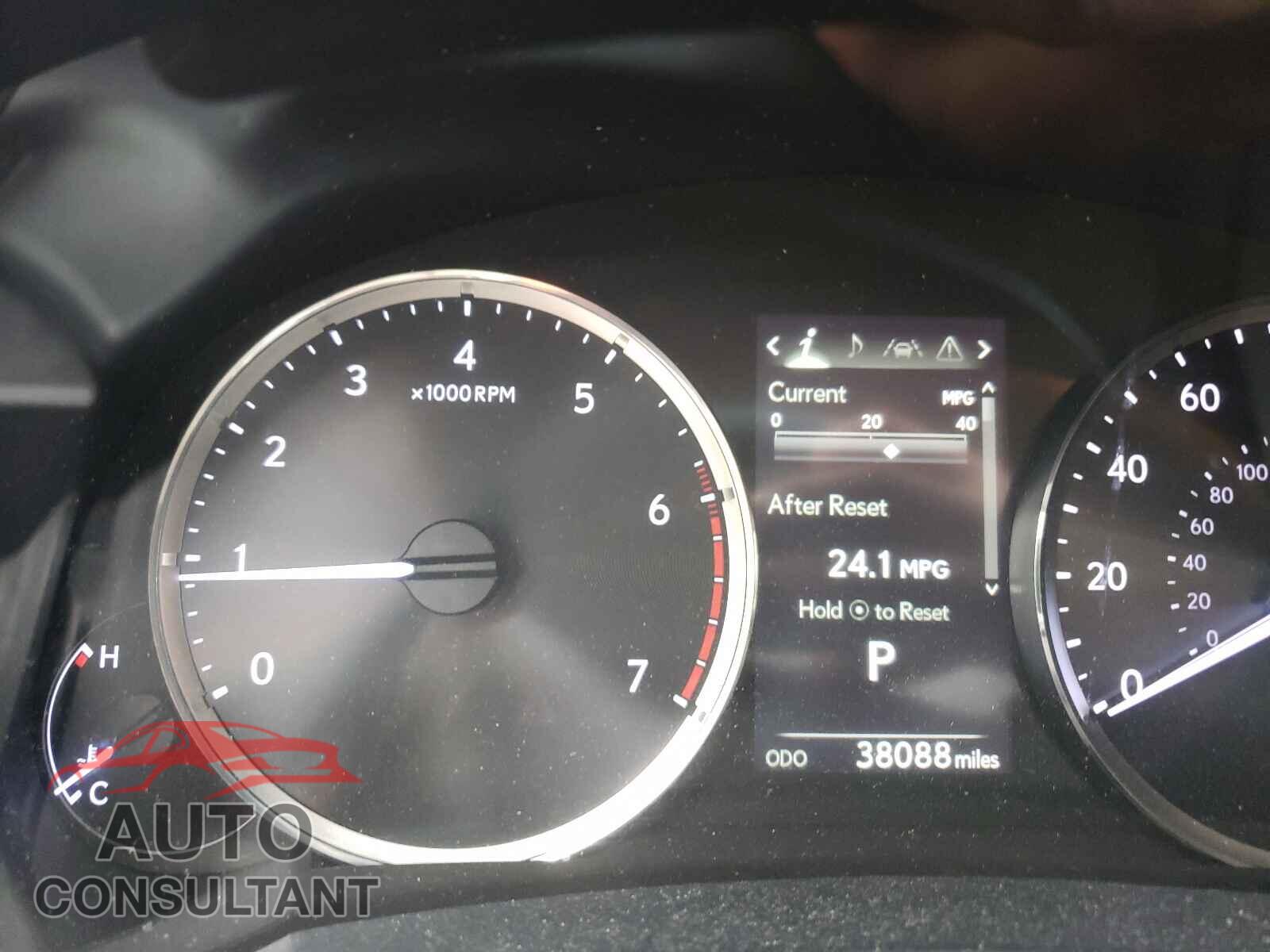 LEXUS IS 2018 - JTHBA1D24J5072376