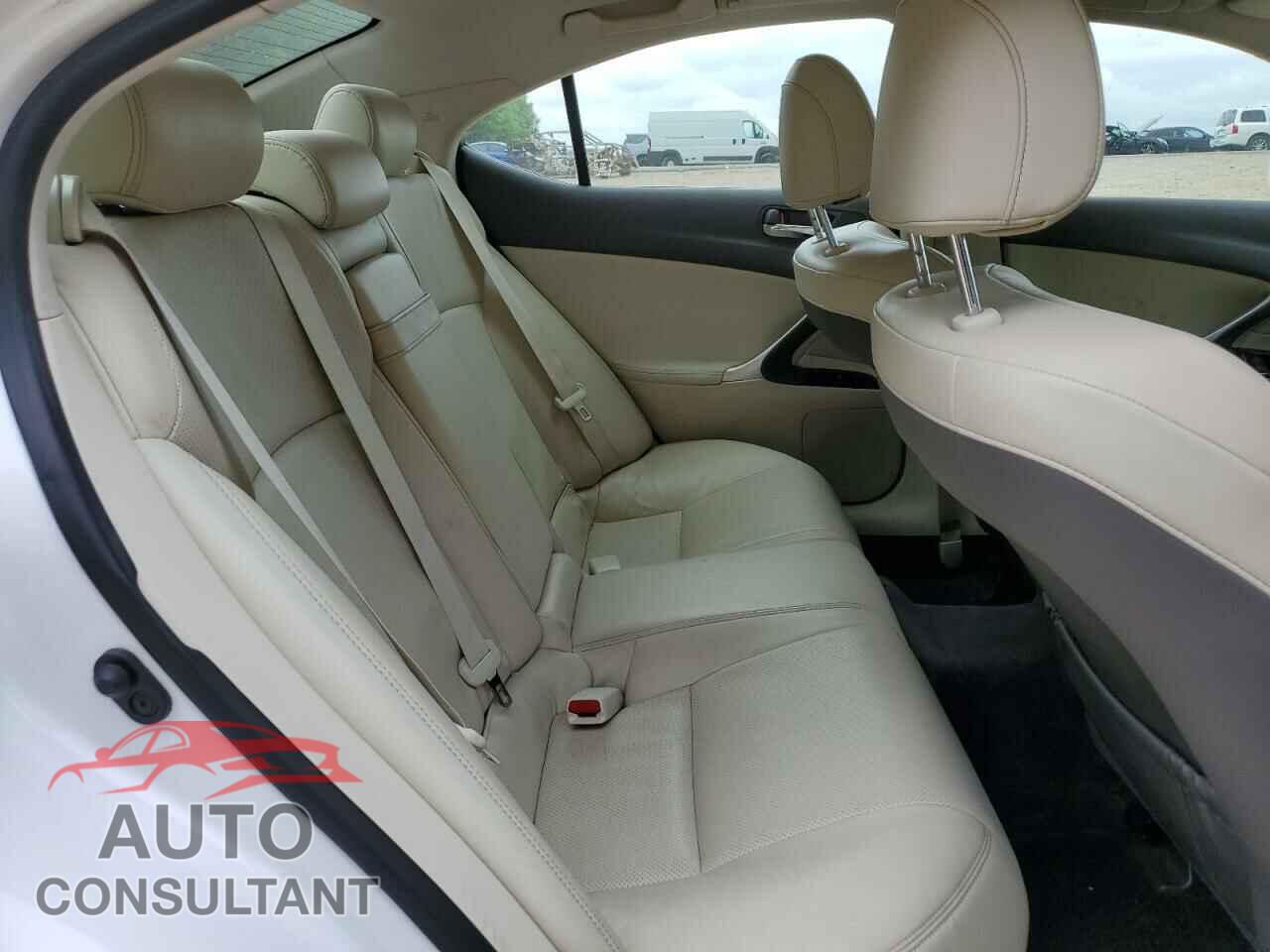 LEXUS IS 2013 - JTHCF5C24D5063339